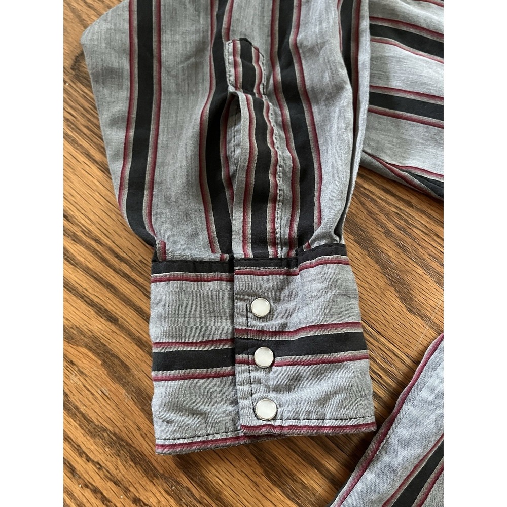 VTG Wrangler Pearl Snap Western Shirt - Black/Gray/Red X-Long Tail - Large - Picture 4 of 10